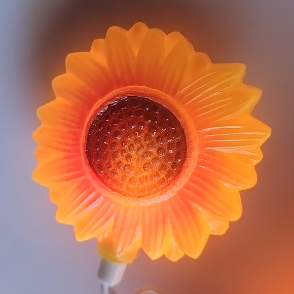 2 Set of VTG. 10 Sunflower Pathway Light,Topper Blow Mold Summer String Lights. - Picture 3 of 5